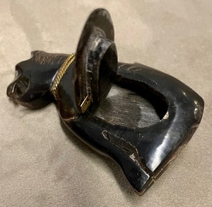 lot 275 image: Vintage Carved Horn Snuff Box from India