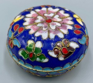lot 278 image: Colorful Miniature Cloisonn Grouping
