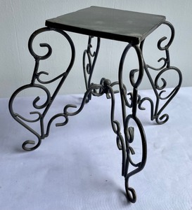 lot 297 image: 3 Petite Metal Stands