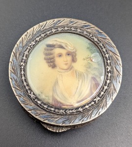 lot 72 image: Sterling Silver (800) Portrait Trinket Box