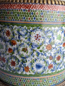 lot 83 image: Decorative Vintage Chinese Planter with Lion Figural Handles