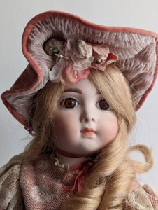 lot 98 image: 1979 Butler Reproduction Doll