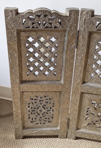 lot 317 image: Decorative Fireplace Screen