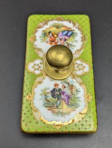 lot 352 image: Antique Porcelain Topped Ink Blotter