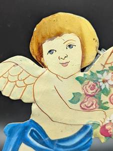 lot 363 image: Vintage Cherub Bud Vase