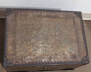 lot 367 image: Decorative Metal and Wood Storage Box