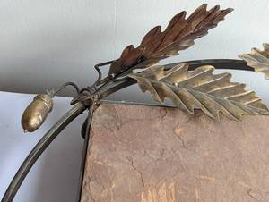 lot 383 image: Large Acorns and Leafs Decorative Centerpiece