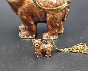 lot 386 image: Adorable Bear Figurine Trinket Box with Matching Necklace