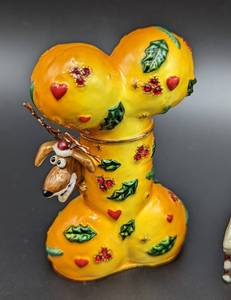 lot 387 image: Two Christmas Themed Trinket Boxes