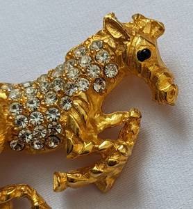 lot 334A image: Vintage Gold Tone Horse Brooch with Rhinestones