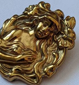 lot 335 image: Vintage Art Nouveau Figural Brass Brooch