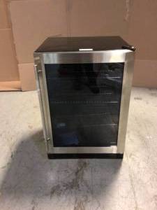 Beverage 23.4 in. 154 (12 oz.) Can Beverage Cooler, Stainless Steel by Magic Chef Customer Returns See Pictures