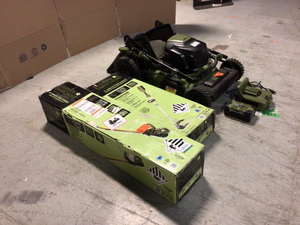 Lot of Green Machine Lawn Care Items Customer Returns See Pictures