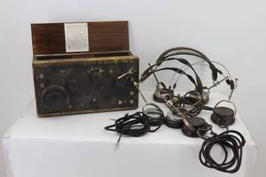 Crosley 51 Vintage Radio & Headsets