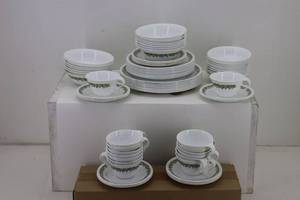 Plates & Saucers