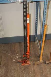 lot 250 image: 48 7000lb High Lift Jack