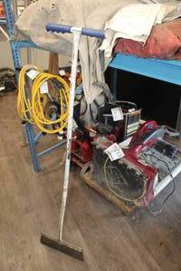 lot 252 image: Flooring Scraper