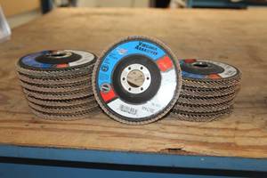 lot 226 image: Lot of (13) Sanding Wheels - 40-Grit (x5), 60-Grit (x8)