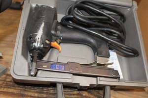 lot 271 image: Duo-Fast EWC-5018 916 Wide Crown Stapler, Case