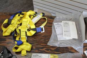 lot 286 image: Peakworks Full Body Safety Harness and Energy Absorbing Lanyard (New )