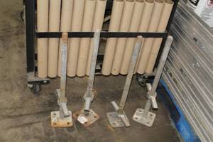 lot 148A image: Lot of (4) 18 Scaffolding Adjustable Legs