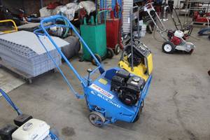 lot 114 image: Husqvarna 424 Blue Bird Gas 17.5 Aerator