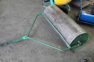 lot 124 image: Lawn Roller Attachment