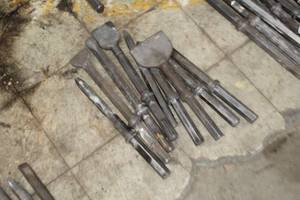 lot 335 image: Lot of (9) Jack Hammer Bits