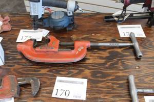 lot 170 image: Ridgid No. 4-S 2 to 4 Pipe Cutter