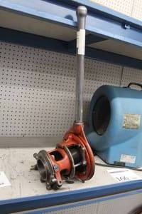 lot 167 image: No. 65-R 1 to 2 Pipe Threader