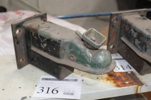 lot 316 image: 2 Hitch Assembly