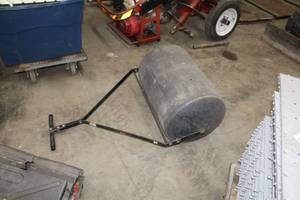 lot 339 image: 32 Lawn Roller