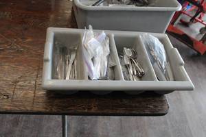 lot 414 image: Plastic Utensil Tray, Utensils