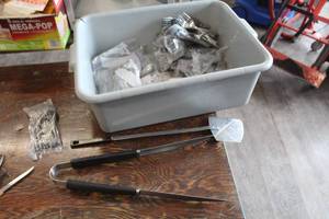 lot 415 image: Plastic Tote, Utensils