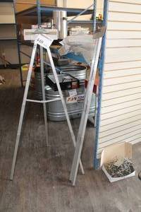 lot 448 image: Lot of (2) Metal Easels
