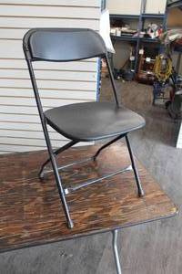 lot 522 image: Lot of (10) PlasticMetal Folding Banquet Chairs