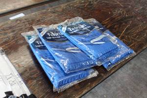 lot 443 image: Lot of (5) Tableskirt (in original package)