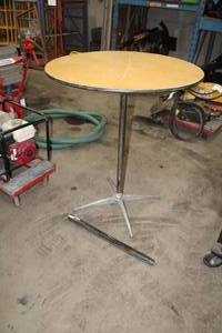 lot 512 image: WoodMetal High Top Pedestal Bar Table, Optional Short Stem