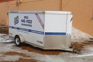lot 107 image: 2005 Featherlite 6 x 12 Single Axle Enclosed Trailer