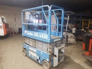 lot 110 image: Genie GS-1930 Scissor Lift