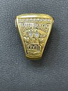lot 50 image: Denver Broncos Super Bowl XXXIII Champion Ring
