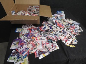 BOX OF SPORTS CARDS- FOOTBALLBASEBALLHOCKEY
