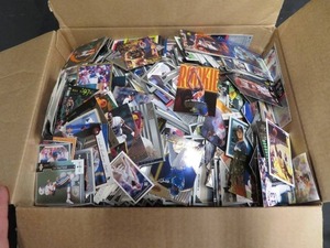 LOT OF SPORTS CARDS