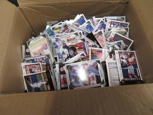 LOT OF SPORTS CARDS