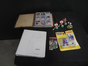 SPORTS CARDS AND FIGURINE LOT  EMPTY 3 RING BINDER