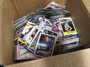 OLDER SPORTS CARD LOT  - VARIETY IN SPORTPLAYER