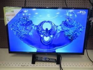 GPX 32 Class FHD (1080P) LED TV TDE3274RP with Built-in DVD, With Remote - Deep Scratch Top Center to LH Side (See Photo).
