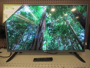 LG 32 class (31.65 diagonal) LX330C Direct LED Commercial Lite Integrated HDTV, With Remote - Slight Shadow Spot Upper LH Corner. (See Photo)