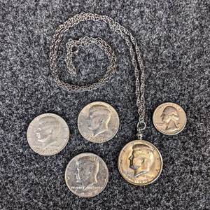 (2) Kennedy Bi-Centennial Half Dollars, (1) Washington Bi-Centennial Quarter, 1977 Kennedy Half Dollar and Kennedy Half Dollar Bi-Centennial Necklace w Chain