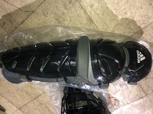 lot 18 image: adidas Catchers Combo Set